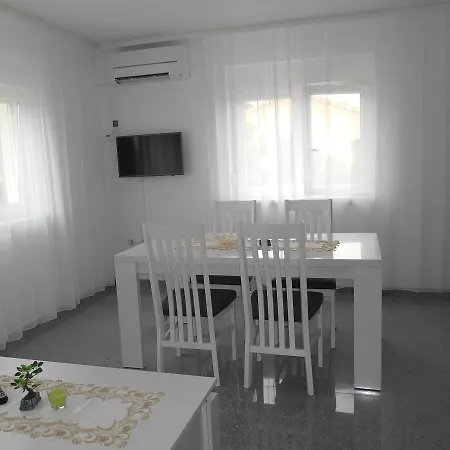Apartments Diana Šmrika Kültér fotó