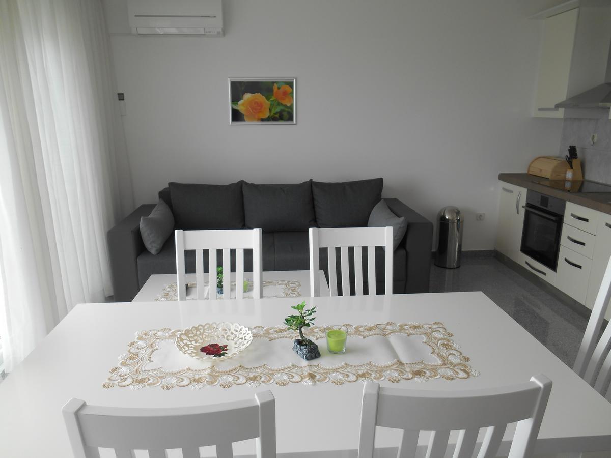 Apartment Diana Smrika