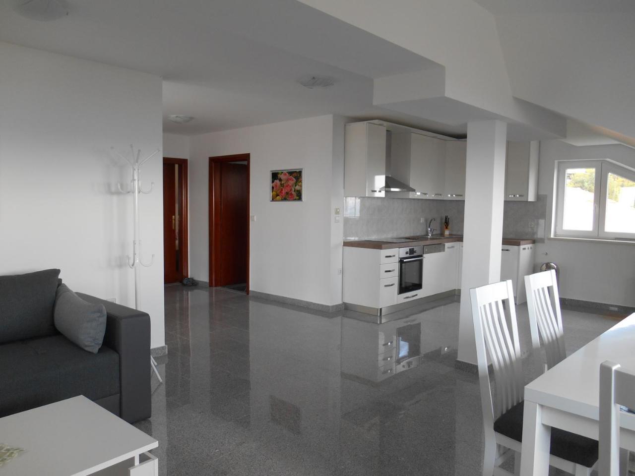 Apartment Diana *